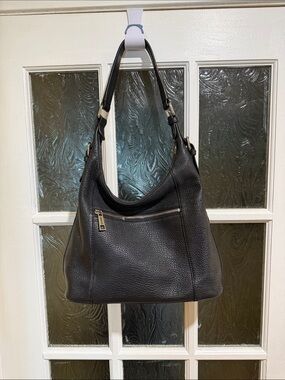 Black Pebbled Leather Shoulder Bag - Sleek Everyday Carry